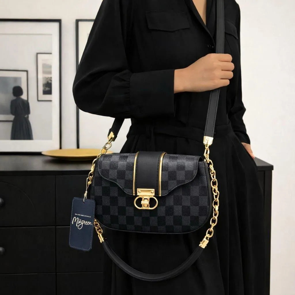 Luxury Black Checkered Handbag with Gold Lock – Elegant Designer Shoulder Bag for Women